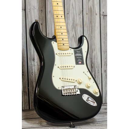 Fender American Pro II Stratocaster - Black, Maple (319553)
