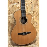 Pre Owned Taylor 2010 NS72ce Nylon Electro Acoustic Cedar/Rosewood Inc. Case (371490)
